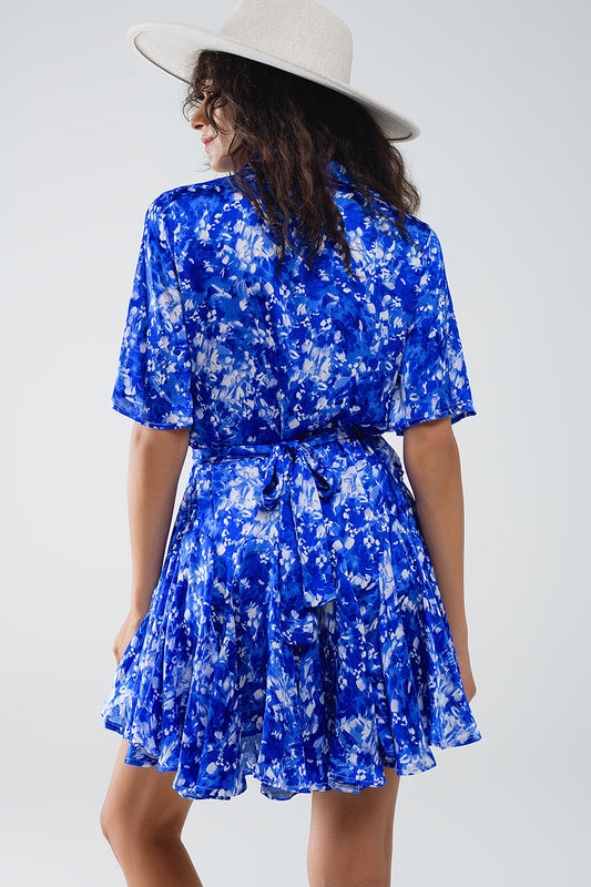 Flowy Short Shirt Dress With Abstrat Print In Blue And White